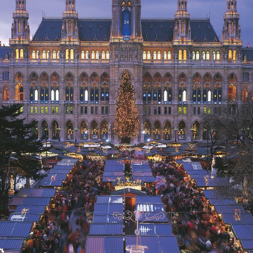 Weihnachtsmarkt in Wien / Rathausplatz Oesterreich Werbung Popp G. - Austria Tour Packages from India