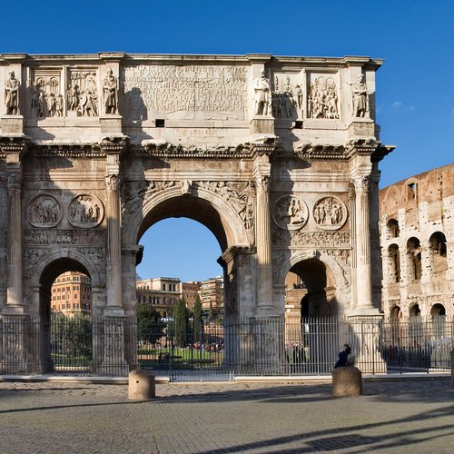arch of constantine and colosseum