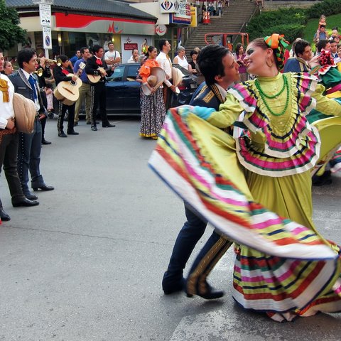 bulgarian folk songs and dances 