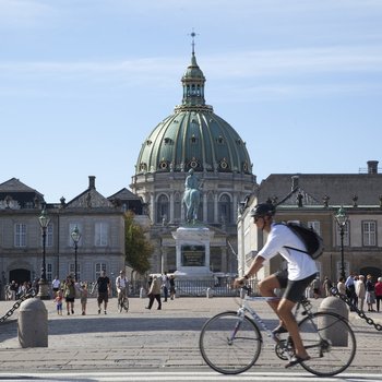 copenhagen, bicycle in front of amalienborg palace_original 1_1_10