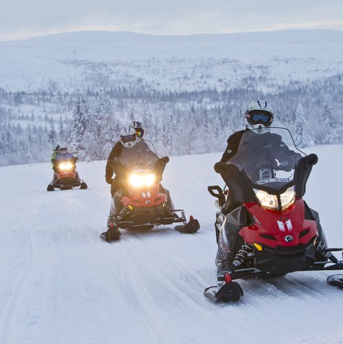 mikko_nikkinen-snowmobile-2176